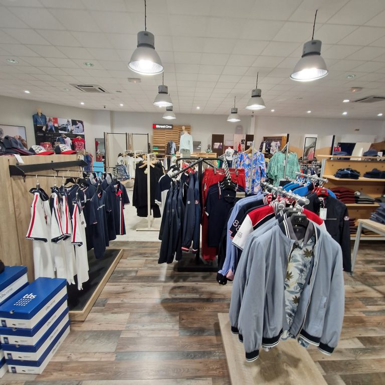 Magasin de vetement ado sale